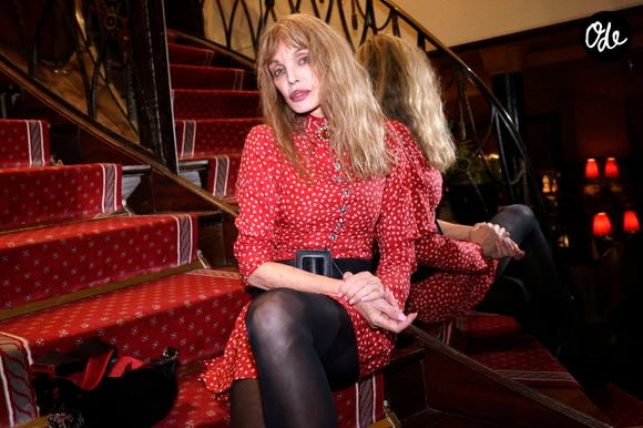 Arielle Dombasle lors de la soirée de remise du prix littéraire de la Closerie des Lilas à Paris le 6 mai 2026.

© Cédric Perrin / Bestimage