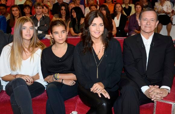 Ensemble, ils ont donné naissance à deux filles

Elisa Huster, Toscane Huster, Cristiana Reali et Francis Huster - Enregistrement de l'émission "Vivement Dimanche" à Paris le 24 septembre 2014. 
Crédit : COADIC GUIREC / BESTIMAGE