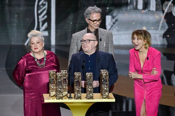 "Et d'un autre côté, moi je n'ai jamais vécu d'histoire qui dure au-delà d'un certain temps et aussi passionnel et fusionnel que leur histoire", avait-il répondu avec beaucoup de franchise. 

Un César spécial pour la troupe du Splendid, Josiane Balasko, Michel Blanc, Thierry Lhermitte, Marie-Anne Chazel, sur scène lors de la 46ème cérémonie des César à l'Olympia à Paris le 12 mars 202. ©  Dominique Charriau/ Pool / Bestimage