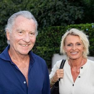 Exclusif - William Leymergie et sa compagne Sophie Davant - Personnalités à la représentation de la pièce de théâtre "Le jour du kiwi" au Théâtre de Verdure lors du 40ème Festival de Ramatuelle. Le 6 août 2024
© Cyril Bruneau / Festival de Ramatuelle / Bestimage