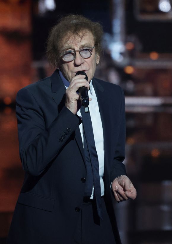 Seul point sur lequel son avis diverge, c'est son installation en Suisse si le RN arrivait au pouvoir : "Parce qu’il manquera beaucoup à la France". 

Alain Souchon - Cérémonie de la 40ème édition des Victoires de la Musique à la Seine Musicale à Boulogne-Billancourt, France, le 14 février 2025. © Coadic Guirec/Bestimage