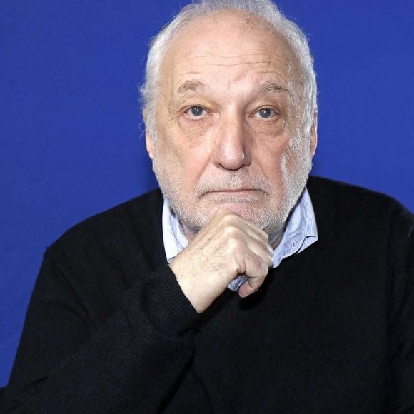 François Berléand posant lors d'une séance photo à Paris, en France, en janvier 2021. Photo : VIM/ABACAPRESS.COM