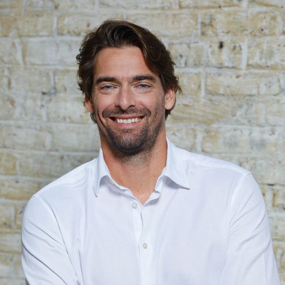 Une parole bienvenue en cette 36e édition des semaines d'information sur la santé mentale.

Exclusif - Camille Lacourt en prise de vue studio en marge du tournage du clip "Je garde le sourire !" de l'association Laurette Fugain dans les Studios de l'Usine à Paris, France, le 19 septembre 2024. © Christophe Clovis/Bestimage