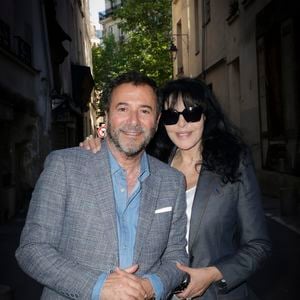 Exclusif - Bernard Montiel, Yamina Benguigui lors du vernissage de l'exposition de Danhôo à la galerie A2Z Art Gallery à Paris le 29 avril 2025.

© Jack Tribeca / Bestimage