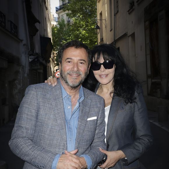 Exclusif - Bernard Montiel, Yamina Benguigui lors du vernissage de l'exposition de Danhôo à la galerie A2Z Art Gallery à Paris le 29 avril 2025.

© Jack Tribeca / Bestimage