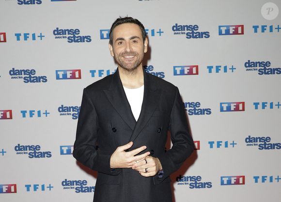 La danseuse assure que cette éviction n’est "pas un choix de sa part".

Camille Combal - Photocall de lancement de la saison 2026 de "Danse avec les stars" (DALS) au siège de TF1 à Boulogne-Billancourt. © Coadic Guirec/Bestimage