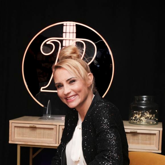 Et l'ancienne Miss France a même mis en place des stratagèmes lorsqu'elle reçoit des invités à table. 

Rendez-vous avec Elodie Gossuin dans les locaux de Purepeople à Levallois-Perret le 29 novembre 2024 - © Jack Tribeca / Bestimage