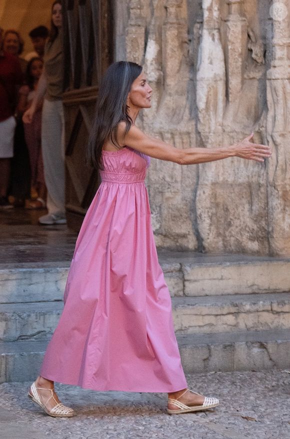Le roi Felipe VI, la reine Letizia, la princesse héritière Leonor et la princesse Sofia visitent l'exposition "Paysage-Miro" de Joan Miro à La loge de Palma à Majorque, le 5 août 2025. LALO YASKY / BESTIMAGE