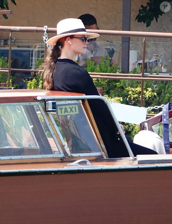 Karlie Kloss arrive à Venise pour assister au mariage de Jeff Bezos et Lauren Sanchez (26 - 28 juin 2025), le 26 juin 2025.Backgrid UK/ Bestimage