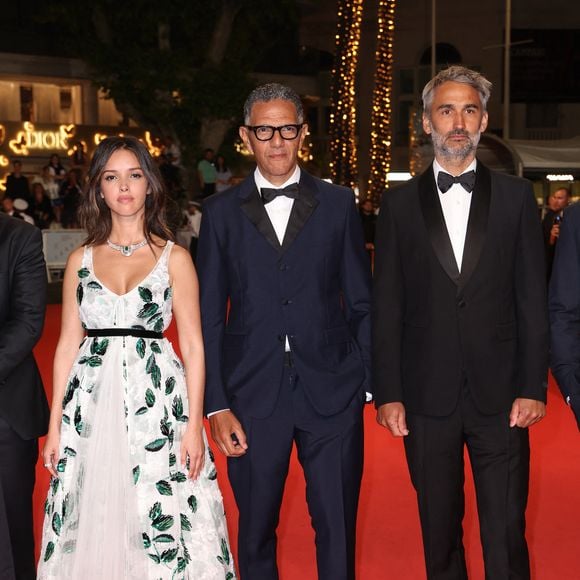 Lyna Khoudri, Roschdy Zem, Martin Bourboulon - Montée des marches du film « 13 jours 13 nuits » lors du 78ème Festival International du Film de Cannes, au Palais des Festivals à Cannes. Le 23 mai 2025 © Jacovides-Moreau / Bestimage