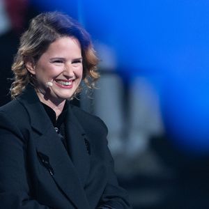 Elodie Poux lors de l'enregistrement de l'émission "La chanson secrète N°14", présentée par Nikos Aliagas et diffusée le 26 décembre sur TF1, à Paris le 9 décembre 2025. © Jacovides-Moreau/Bestimage