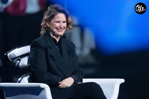 Elodie Poux lors de l'enregistrement de l'émission "La chanson secrète N°14", présentée par Nikos Aliagas et diffusée le 26 décembre sur TF1, à Paris le 9 décembre 2025. © Jacovides-Moreau/Bestimage