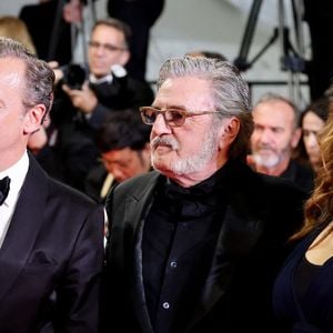 Patrick Mille, Daniel Auteuil, Agnès Jaoui - Montée des marches du film " L'objet du délit " lors du 79ème Festival International du Film de Cannes, le 22 mai 2026. © Jacovides-Moreau / Bestimage