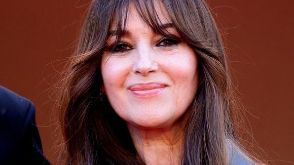 Monica Bellucci un "peu trop présente" avec Deva et Léonie ? Elle avoue être une "vraie maman italienne"