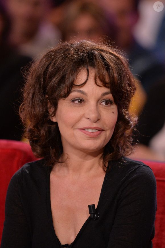 Isabelle Mergault lors de l'enregistrement de Vivement Dimanche à Paris, France, le 15 septembre 2015. Photo max Colin/Abaca
