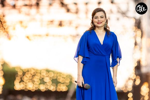Exclusif - Anaïs Baydemir en backstage scène lors du concert de Paris avec l'Orchestre national de France pour France 2 en partenariat avec Radio France au pied de la Tour Eiffel le 13 juillet 2026.

© Perusseau / Veeren / Bestimage
