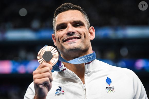 MANAUDOU Florent de France célèbre avec sa médaille de bronze lors de la natation, finale du 50m nage libre hommes, Jeux Olympiques Paris 2024 le 02 août 2024 à Paris La Defense Arena à Nanterre, France - Photo Matthieu Mirville / DPPI Media / Panoramic