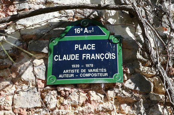 Rassemblement pour les 40 ans de la mort de Claude François à l'église de Dannemois et au cimetière puis visite du moulin ou il habitait le 11 mars 2018.  Photo par Agence/Bestimage