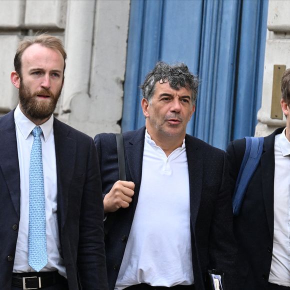 Ce plan inclut des rendez-vous réguliers comme les "Visio Boost", plusieurs challenges internes valorisant l’implication terrain, et une campagne participative intitulée "Je suis Stéphane Plaza Immobilier". 

Exclusif - Stéphane Plaza arrive à la Maison de la Chimie à Paris avec ses avocats Antonin Gravelin-Rodriguez et Julien Roelens pour donner une conférence de presse le 5 juin 2025.