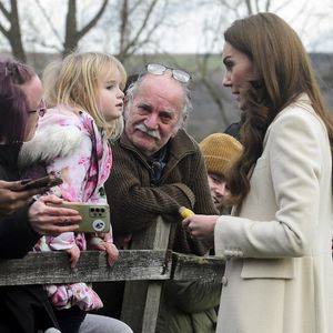 La princesse de Galles verrait désormais les choses sous un autre jour, après cette difficile épreuve.

La princesse de Galles s'adresse au public lors d'une visite à Corgi, un fabricant de textiles à Ammanford, dans le sud du Pays de Galles, le 30 janvier 2025. Photo by Rebecca Naden/PA Wire/ABACAPRESS.COM