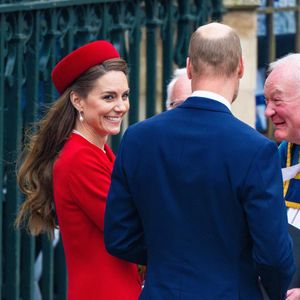 Couleur qui lui va si bien et qui n'est autre qu'une des couleurs qui électrise les podiums en ce printemps 2025. 

Le prince William, prince de Galles, et Catherine (Kate) Middleton, princesse de Galles, célèbrent le 76ème Commonwealth Day à l'abbaye de Westminster à Londres, le 10 mars 2025.