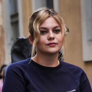 Louane a perdu son père alors qu'elle participait à "The Voice"

Louane - Les célébrités arrivent au 2ème Club littéraire Miu Miu pendant la Milan Design Week à Milan. 
© Lucia Sabatelli / Bestimage