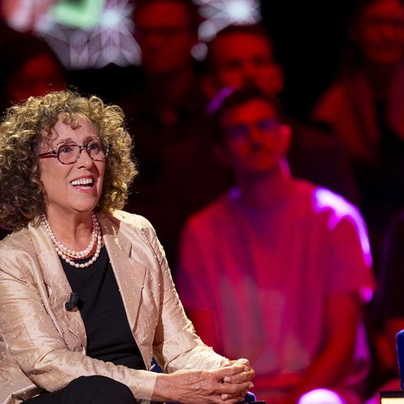Exclusif - Mireille Dumas lors de l'enregistrement de l'émission "La Boîte à secrets", présentée par F.Bollaert et diffusée le 26 septembre 2025 sur France 3, dans les studios du Lendit à Saint-Denis, Seine Saint-Denis, France, le 8 septembre 2025. © Pierre Perusseau/Bestimage