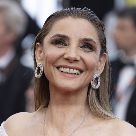 Clotilde Courau - Montée des marches du film « The Old Oak » lors du 76ème Festival International du Film de Cannes, au Palais des Festivals à Cannes. Le 26 mai 2023 © Olivier Borde / Bestimage