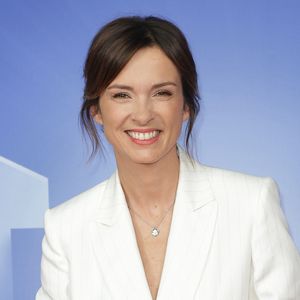 La chanteuse sera le portrait de la semaine et évoquera notamment son nouveau projet musical autour de Dalida.

Isabelle Ithurburu - Photocall de l’Upfront 2026 de TF1 à la Seine Musicale à Boulogne-Billancourt le 18 juin 2026. C’est à l’occasion de sa traditionnelle présentation aux annonceurs («upfront») que le groupe TF1 a choisi d’annoncer ce jeudi soir la concrétisation de son accord de distribution signé avec il y a un an jour pour jour avec Netflix. © Coadic Guirec/Bestimage
