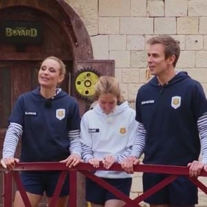 Le journaliste Jean-Baptiste Marteau, le créateur de contenus LeBouseuh, Magali Ripoll, l'animateur Samuel Ollivier et Élodie Gossuin dans l'épisode 6 de la saison 37 de "Fort Boyard" diffusée le 8 août 2026 sur France 2.
Capture d'écran France 2