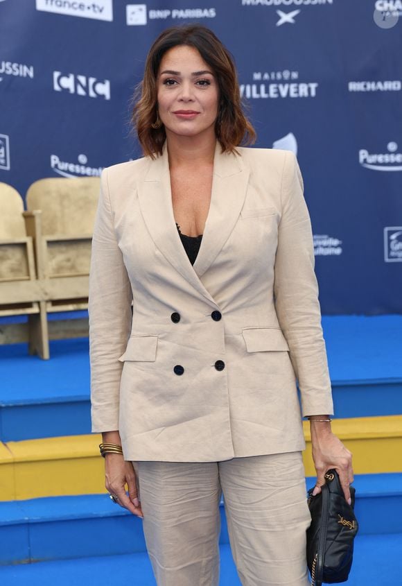 Depuis, les choses se sont arrangées dans son travail 

Lola Dewaere - Arrivées sur le tapis bleu de la 16ème édition du festival du film francophone de Angoulême le 26 août 2023.
© Coadic Guirec / Bestimage