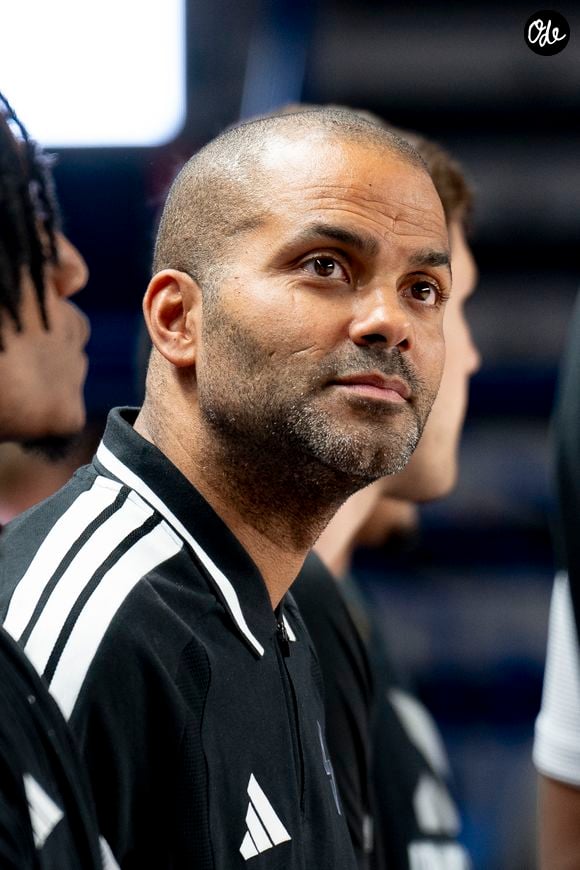 Désormais, il est devenu un homme d'affaire à succès

Tony Parker lors du match la Chorale de Roanne vs LDLC ASVEL, 1ère édition de l’Adidas élite Three Tournament à la halle André Vacheresse à Roanne, le 06/09/2026. © Sandrine Thesillat / PsNewZ / Bestimage