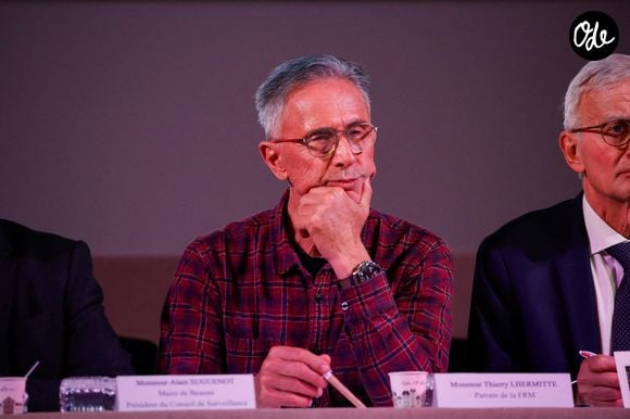Thierry Lhermitte lors de la 163e vente aux enchères des Hospices de Beaune, à Beaune, en France, le 19 novembre 2023. Photo : Baptiste Paquot/ABACAPRESS.COM