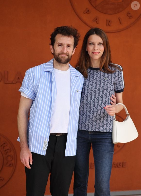 Pablo Mira et sa compagne Lisa Brunet au village lors des Internationaux de France de Tennis de Roland Garros 2025. Paris, le 29 mai 2025.
© Moreau/Jacovides/Bestimage