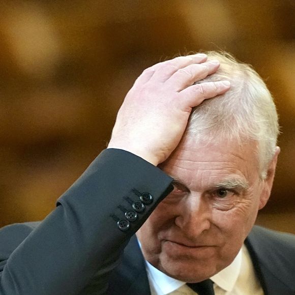 Le prince Andrew, duc d'York, quittant la cathédrale de Westminster après les funérailles de la duchesse de Kent. Photo by ALPHA AGENCY / BESTIMAGE