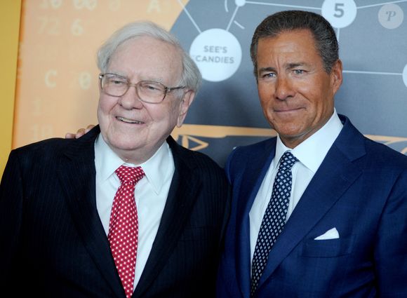 Warren Buffett et Richard Plepler, PDG de HBO, assistent à la première mondiale de Becoming Warren Buffet (HBO Documentary Films) au Museum of Modern Art à New York City, NY, USA, le 19 janvier 2017. Photo by Dennis Van Tine/ABACAPRESS.COM