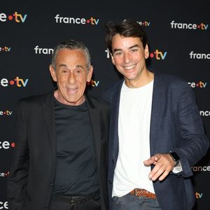 Thierry Ardisson et Julian Bugier au photocall pour la conférence de presse de rentrée de France TV à la Grande Halle de la Villette à Paris, France, le 11 juillet 2023. © Coadic Guirec/Bestimage