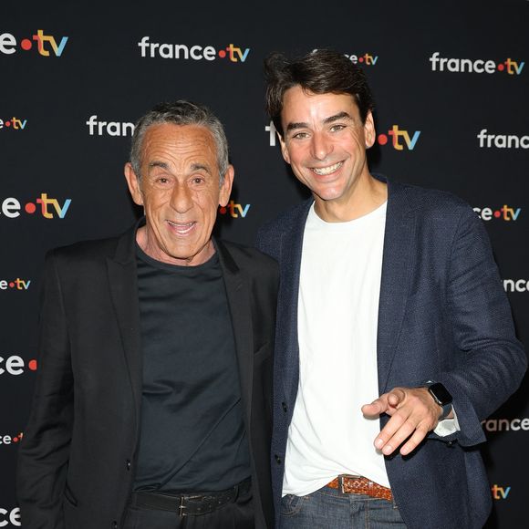 Thierry Ardisson et Julian Bugier au photocall pour la conférence de presse de rentrée de France TV à la Grande Halle de la Villette à Paris, France, le 11 juillet 2023. © Coadic Guirec/Bestimage
