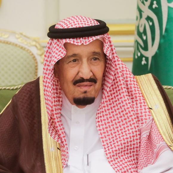 Face à la Méditerranée, près de Cannes, le château de l’Horizon, somptueuse villa du roi d’Arabie Saoudite, avec sa propre salle d’opération