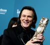Il est brièvement réapparu sous le feu des projecteurs lors de la 51e cérémonie des César en 2026 pour y recevoir un prix d'honneur.

Jim Carrey (César d'Honneur pour l'ensemble de sa carrière) - Press room de la 51ème cérémonie des César, à l'Olympia. Paris, le 26 février 2026.
© Dominique Jacovides/Bestimage