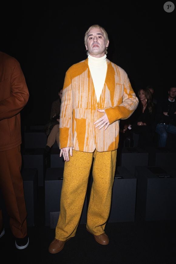 On sait en revanche qu'il évoquait un "amoureux" en 2020 

Nicolas Maury - Front row du défilé "Zegna" lors de la Fashion week de Milan (MLFW), le janvier 2024.