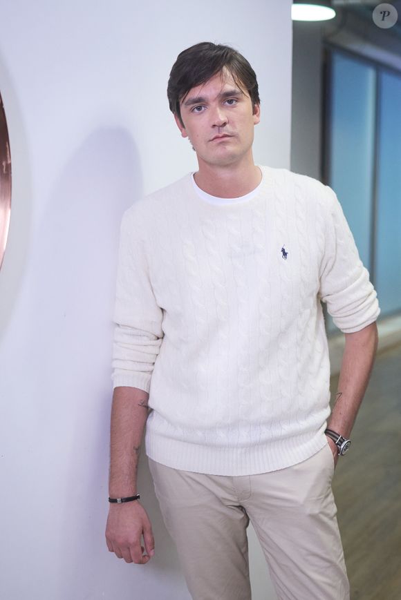 Exclusif - Alain-Fabien Delon en backstage de de l'émission "C à Vous" à Paris, France, le 18 octobre 2024. © Cyril Moreau/Bestimage