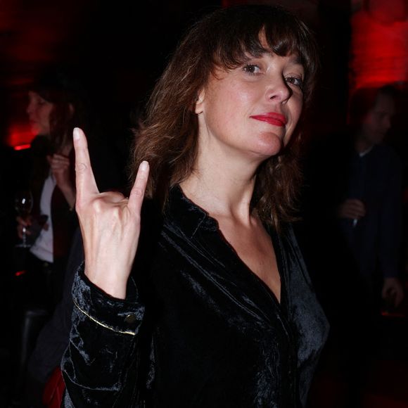 Exclusive - Sandrine Quetier assiste au lancement du livre de Cyril Bodin " La Véritable Histoire du Bus Palladium " au Pamela à Paris, France, le 28 novembre 2025. Photo par Jerome Domine/ABACAPRESS.COM