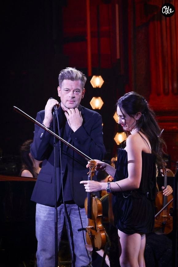 Exclusif - Esther Abrami, Benjamin Biolay lors de l’enregistrement de l’émission "Le Grand Echiquier - Spéciale Serge Gainsbourg" présentée par C.Chazal et A.Manoukian et diffusée le 7 avril 2026 sur France 2, à Paris, France, le 17 septembre 2025. © Jack Tribeca/Bestimage