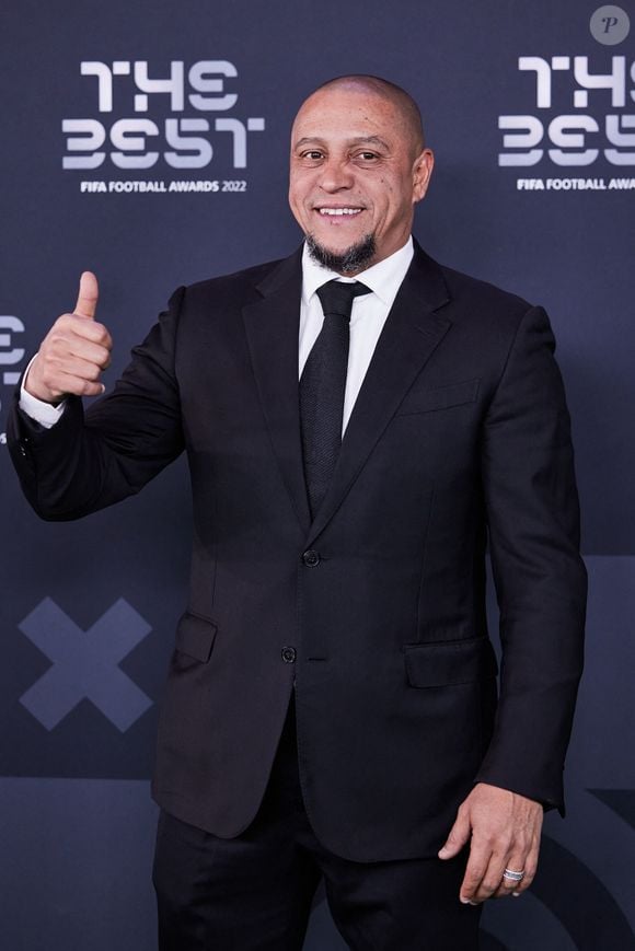 Roberto Carlos et Zinedine Zidane ont été coéquipiers pendant plusieurs années

Roberto Carlos - Photocall de la cérémonie des Best FIFA Football Awards à la salle Pleyel à Paris le 27 février 2023.

© Cyril Moreau / Bestimage