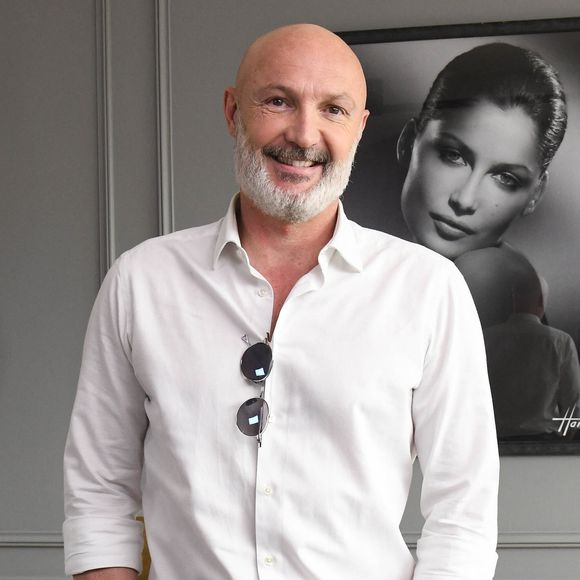 Après avoir pris sa retraite de footballeur, il s'était lancé dans la comédie.

Exclusif - Frank Leboeuf lors du match de football France Hongrie depuis la suite Harcourt du Fouquet's Barrière à Paris le 19 juin 2021.Paul de Saint Sernin présente le programme "Football Palace"  : 
© Coadic Guirec / Bestimage