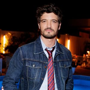 Niels Schneider au dîner "Dior x Madame Figaro" sur la terrasse d'Albane lors du 79ème Festival International du Film de Cannes, le 16 mai 2026.
© Olivier Borde / Bestimage