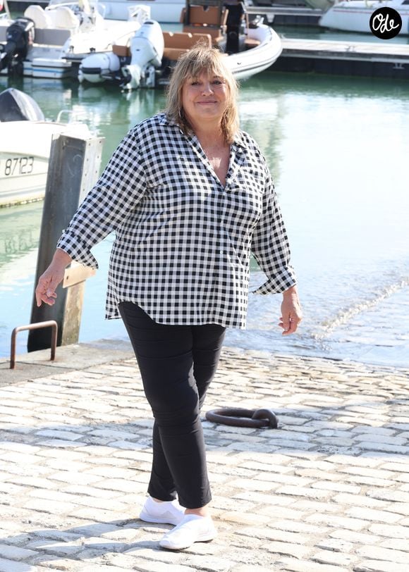 Michele Bernier lors du photocall du 'Parfum du Bonheur' lors du 27ème Festival de la Fiction de la Rochelle, France, le 19 septembre 2025. © Denis Guignebourg/Bestimage