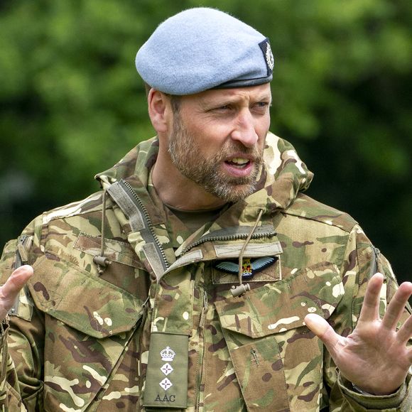 Le prince William, prince de Galles, visite l'Army Air Corps (AAC), à l'aérodrome de Wattisham, Wattisham le 4 juin 2025. © Arthur Edwards / Pool / Burton via Bestimage
