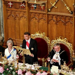 Rachida Dati, Ministre de la Culture, La duchesse de Gloucester, Le président Emmanuel Macron, Alastair King, lord maire de Londres, Brigitte Macron, Le prince Richard, duc de Gloucester lors d’un banquet d’état à Guildhall, Londres le 9 juillet 2025. Le couple présidentiel français est en voyage officiel au Royaume Uni pour trois jours.

© Dominique Jacovides / Bestimage